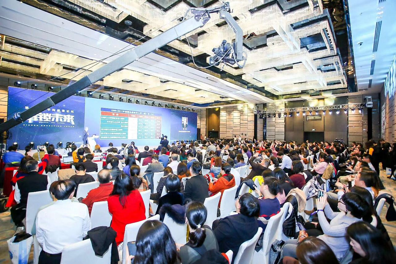 會(huì)展服務(wù)的核心 展臺(tái)設(shè)計(jì)如何成為品牌傳播的藝術(shù)